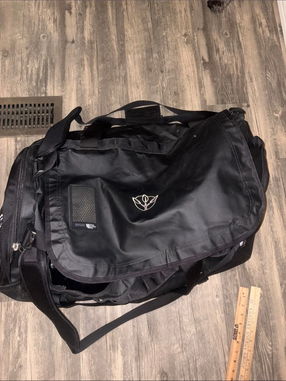 The North Face Large Base Camp Duffle -95L like new